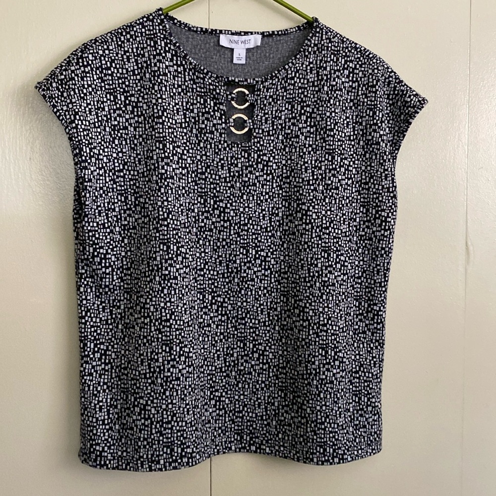 Nine West Womens Black White Abstract Print Short Sleeve Crew Neck Top Size